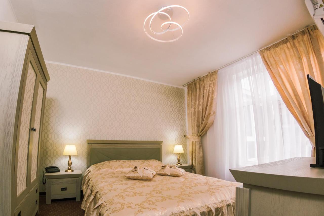 Hotel Cora Bistrita Екстер'єр фото